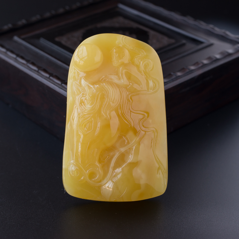 黄白蜜蜜蜡马上封侯吊坠-红掌柜