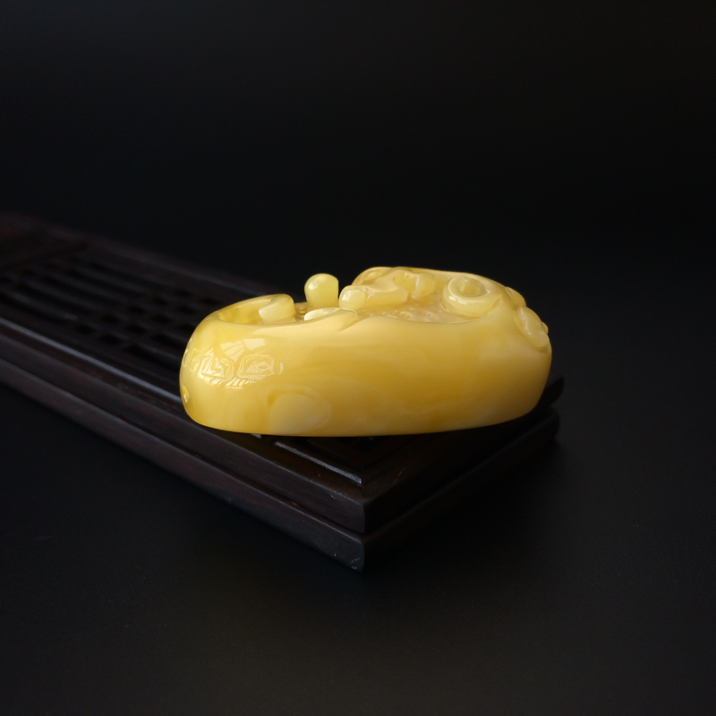 白花蜜蜜蜡龙吊坠-红掌柜