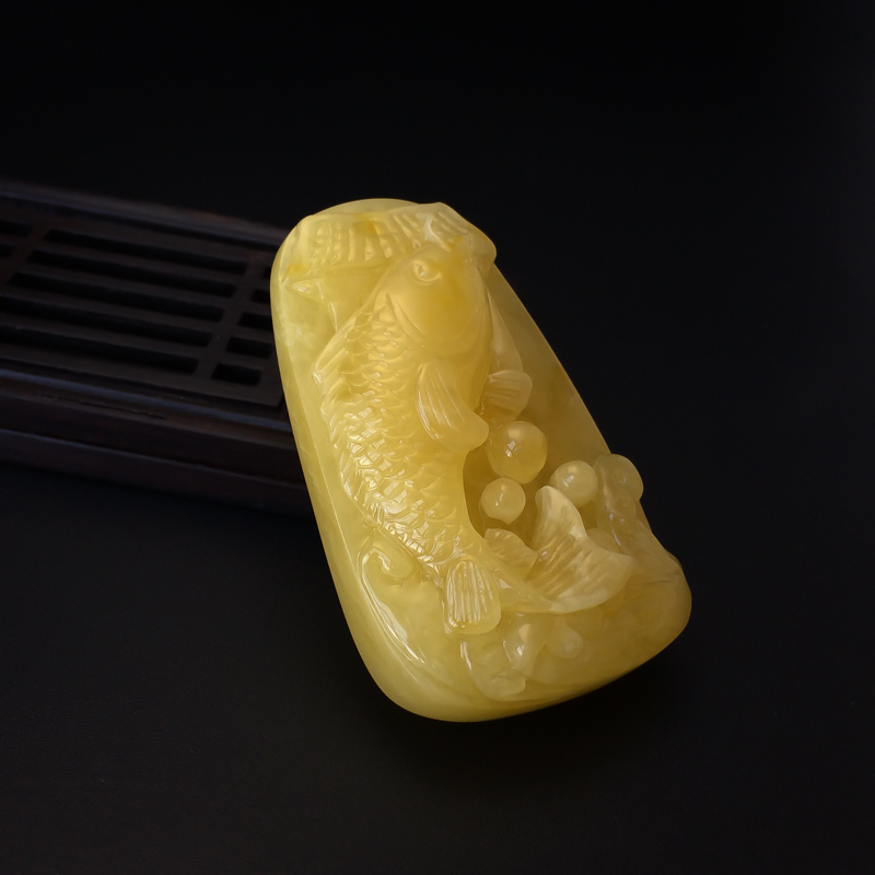 波罗的海鸡油黄蜜蜡鱼吊坠-红掌柜