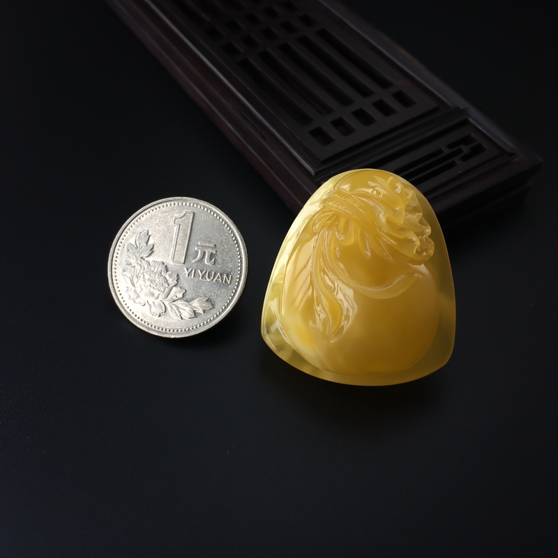 鸡油黄蜜蜡钱袋吊坠-红掌柜