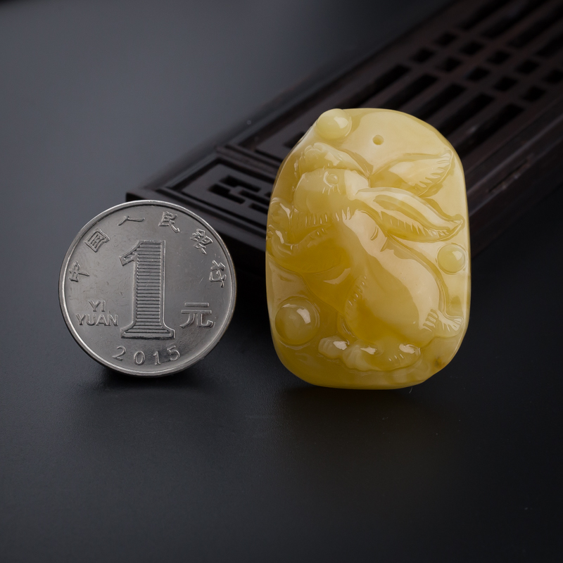 满蜜鸡油黄蜜蜡兔子吊坠-红掌柜