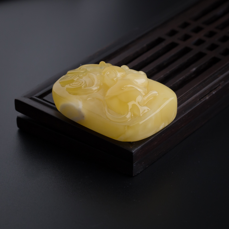 天然满蜜鸡油黄蜜蜡吊坠-红掌柜