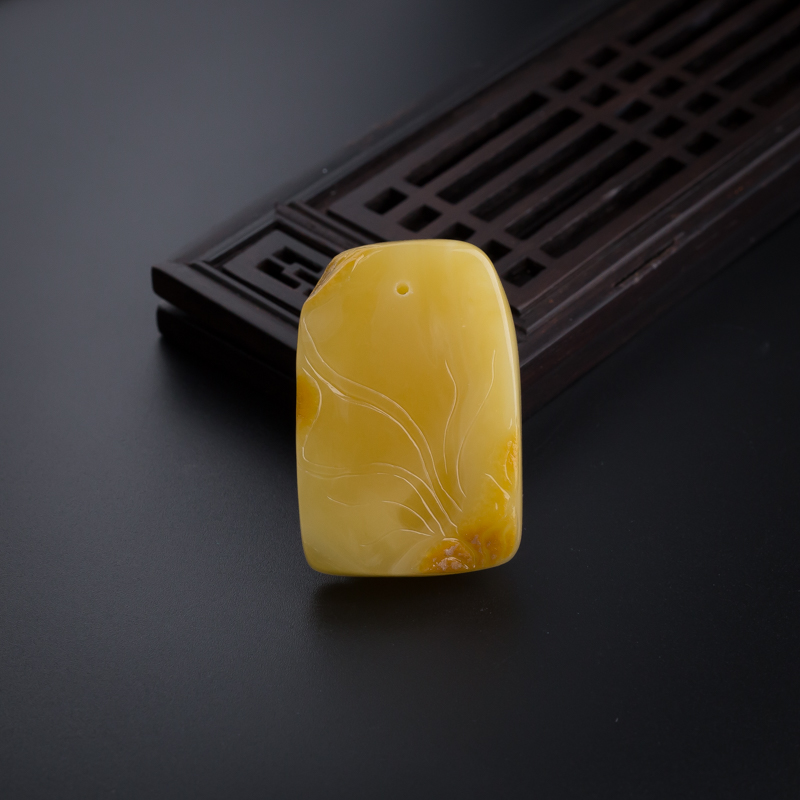 天然满蜜蜜蜡牛吊坠-红掌柜