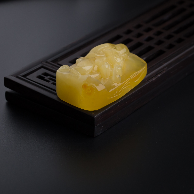 天然满蜜鸡油黄蜜蜡吊坠-红掌柜