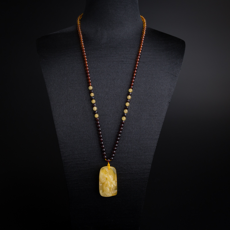 鸡油黄蜜蜡猴子吊坠-红掌柜