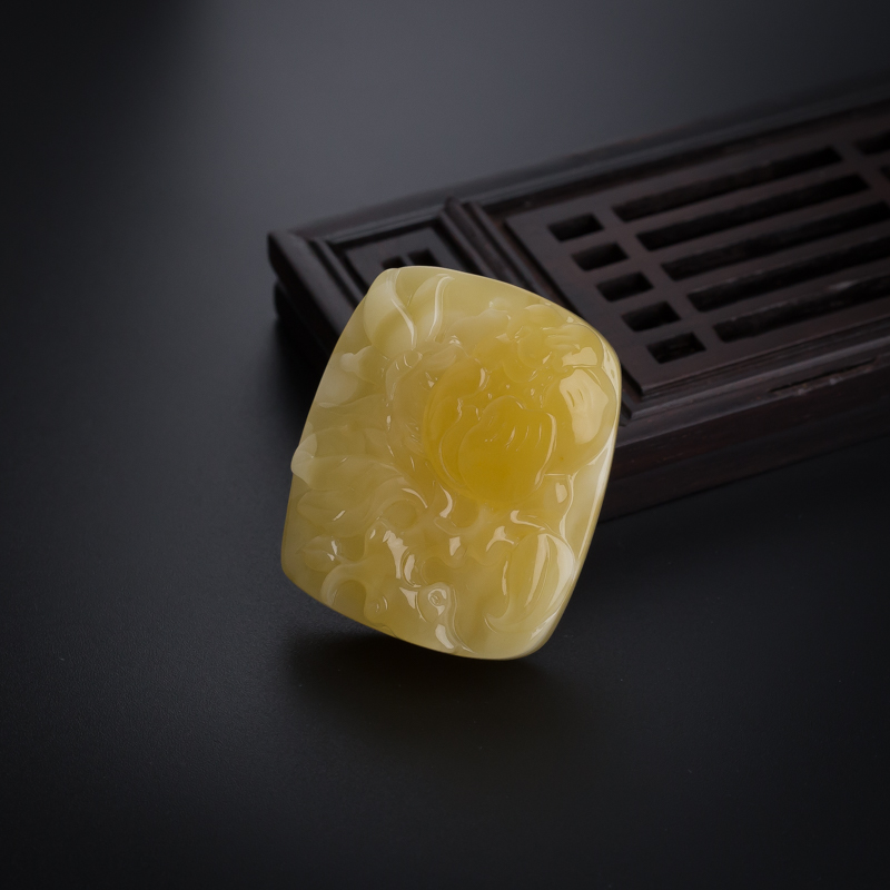 天然鸡油黄蜜蜡牡丹花吊坠-红掌柜