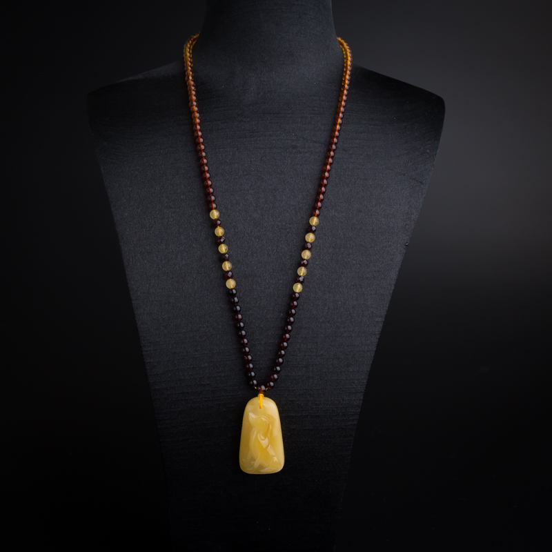 鸡油黄蜜蜡狗吊坠-红掌柜