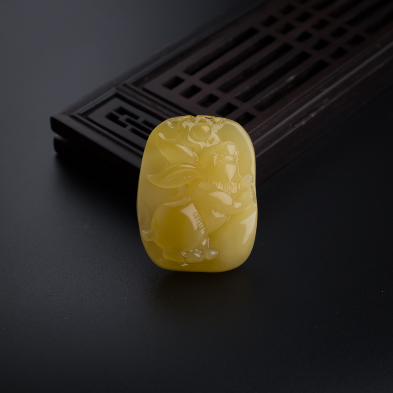 天然满蜜鸡油黄蜜蜡兔子吊坠-红掌柜