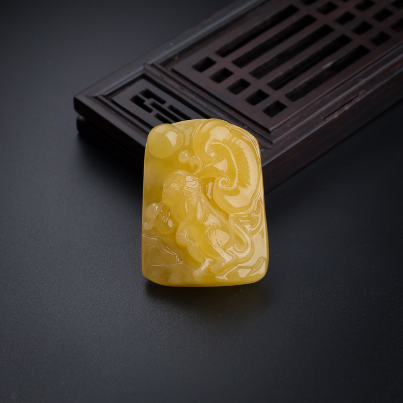 天然满蜜鸡油黄蜜蜡猴子吊坠-红掌柜