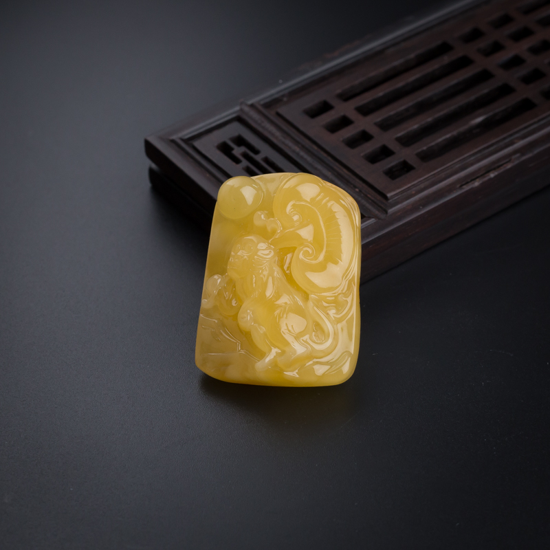 天然鸡油黄蜜蜡猴子吊坠-红掌柜