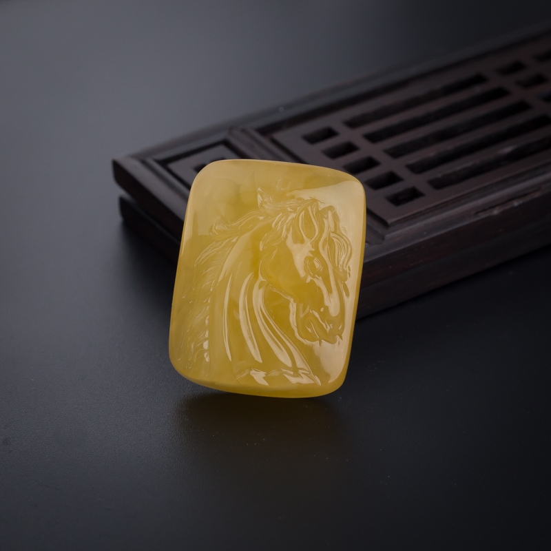 天然鸡油黄蜜蜡马吊坠-红掌柜