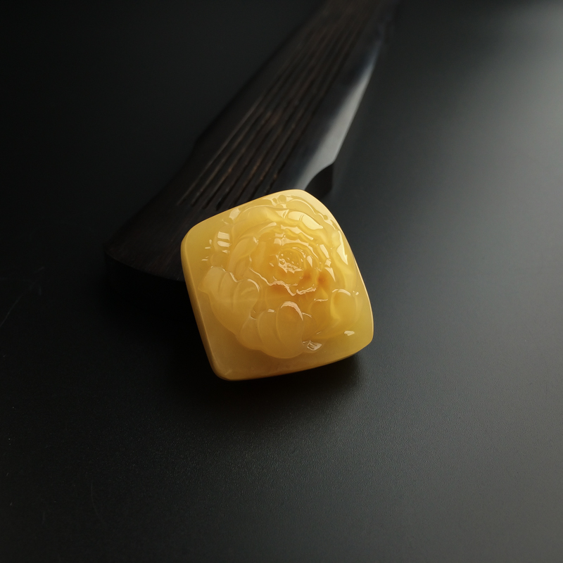 天然鸡油黄蜜蜡花吊坠-红掌柜