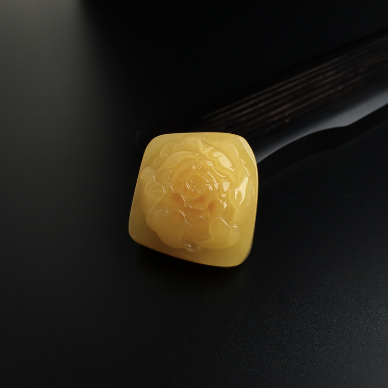 波罗的海鸡油黄蜜蜡花吊坠-红掌柜