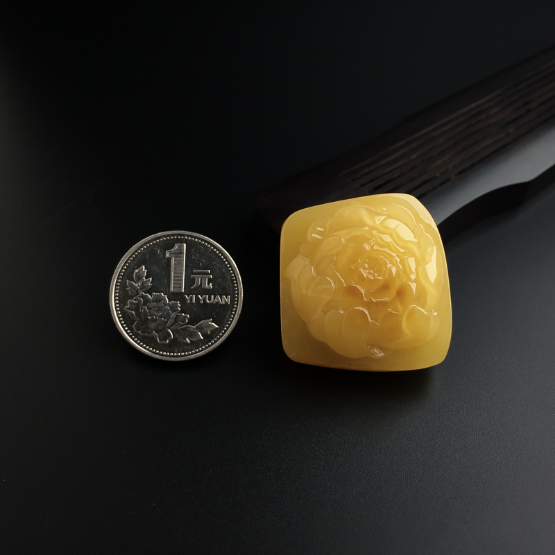 鸡油黄蜜蜡吊坠-红掌柜