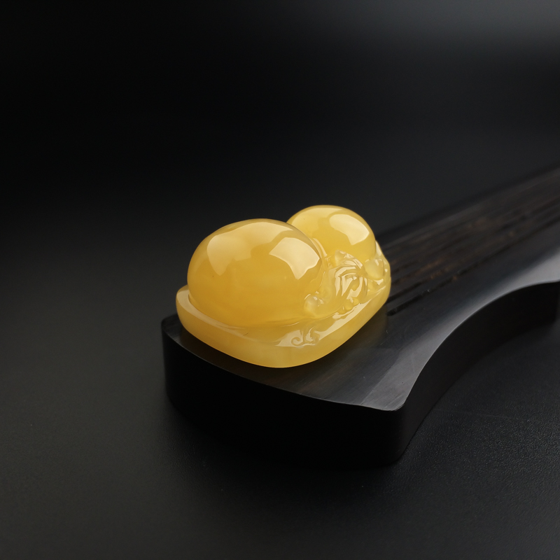 鸡油黄蜜蜡葫芦吊坠-红掌柜