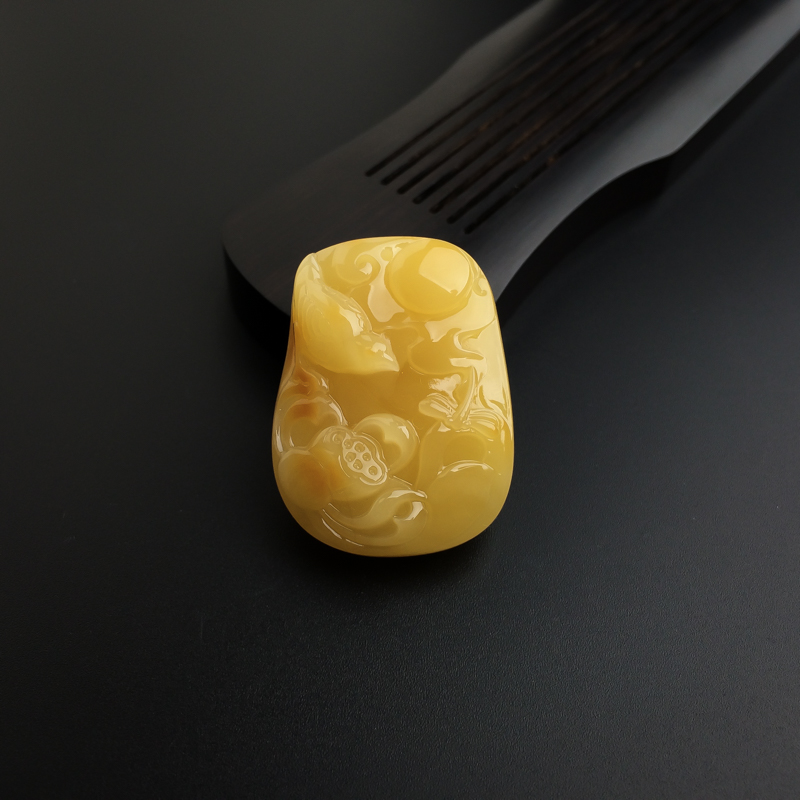 波罗的海天然鸡油黄蜜蜡花鸟吊坠-红掌柜