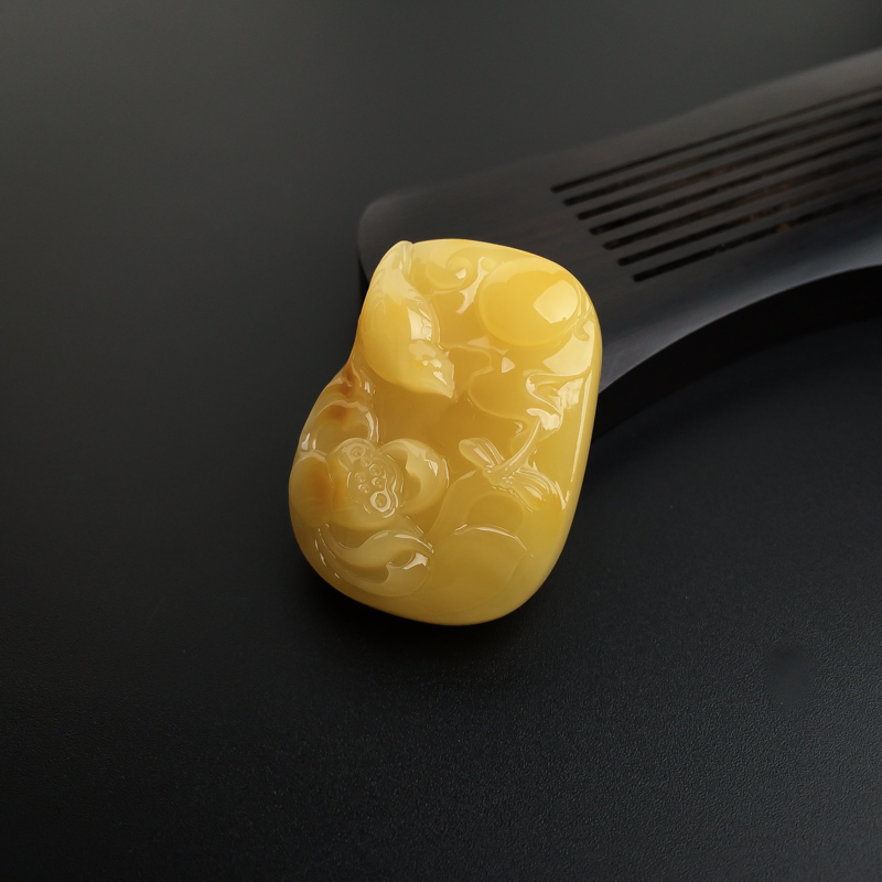 波罗的海鸡油黄蜜蜡花鸟吊坠-红掌柜