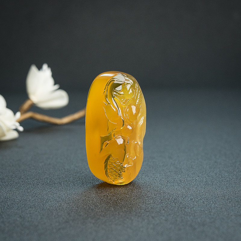 天然褐黄蜜蜡年年有余吊坠 - 红掌柜