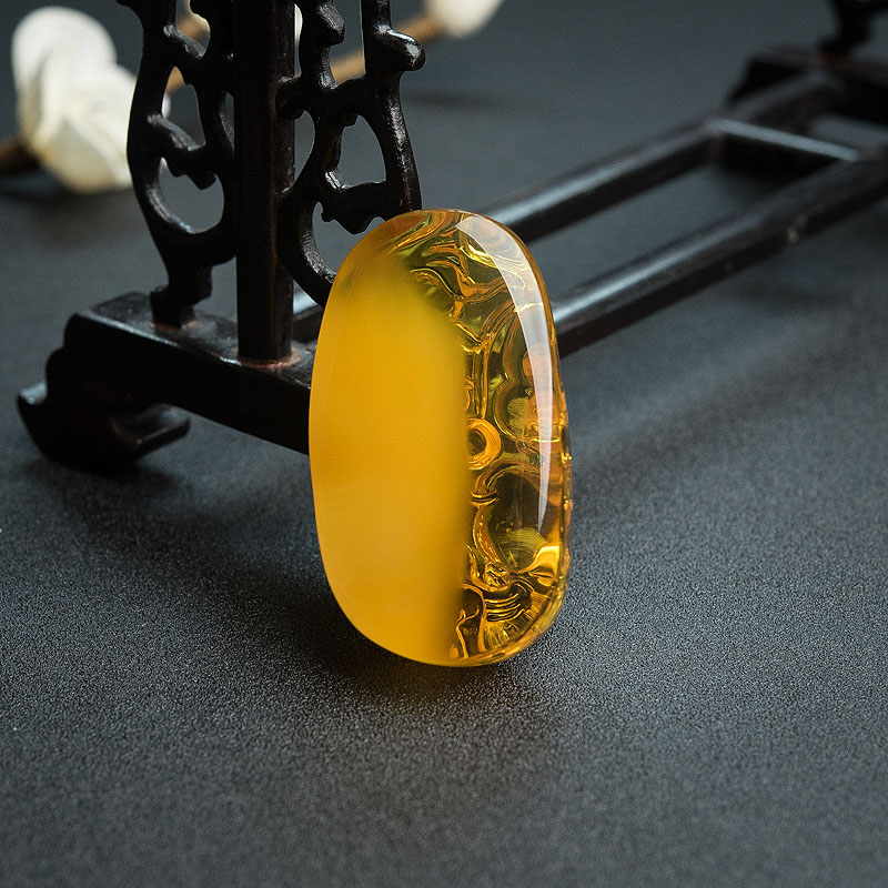 蜜蜡年年有余吊坠 - 红掌柜