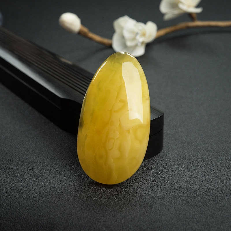 鸡油黄蜜蜡随形吊坠 - 红掌柜