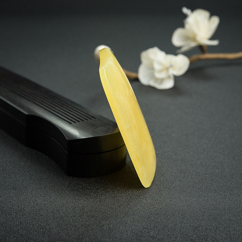 俄罗斯鸡油黄蜜蜡无事牌吊坠 - 红掌柜