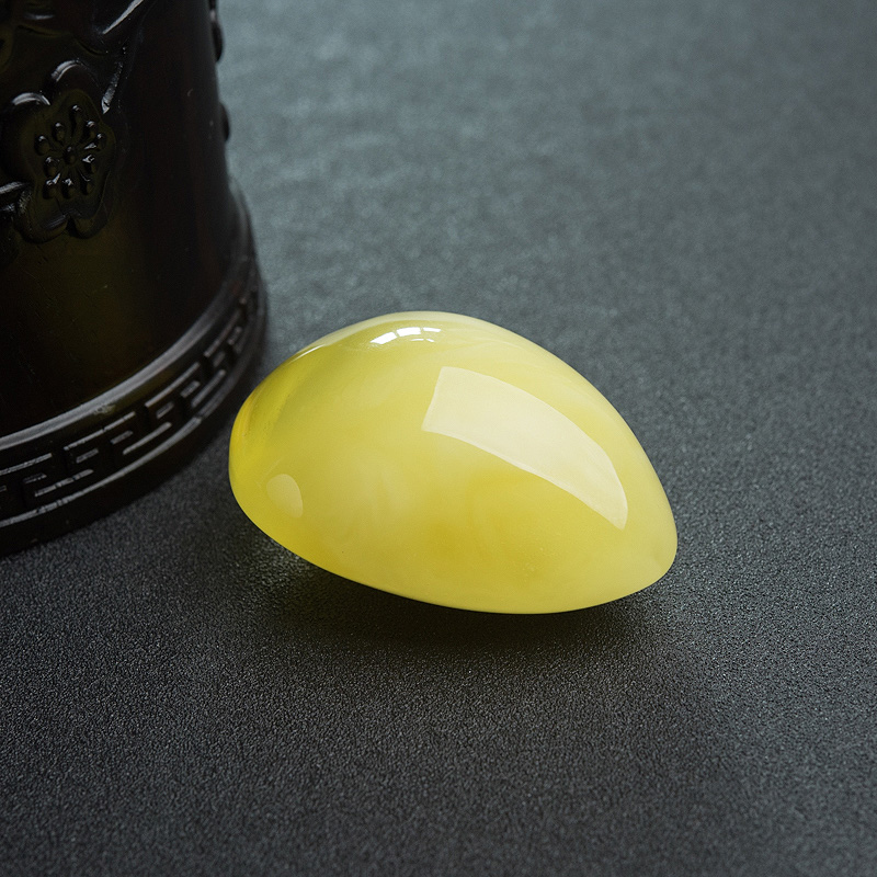 鸡油黄蜜蜡随形吊坠-红掌柜