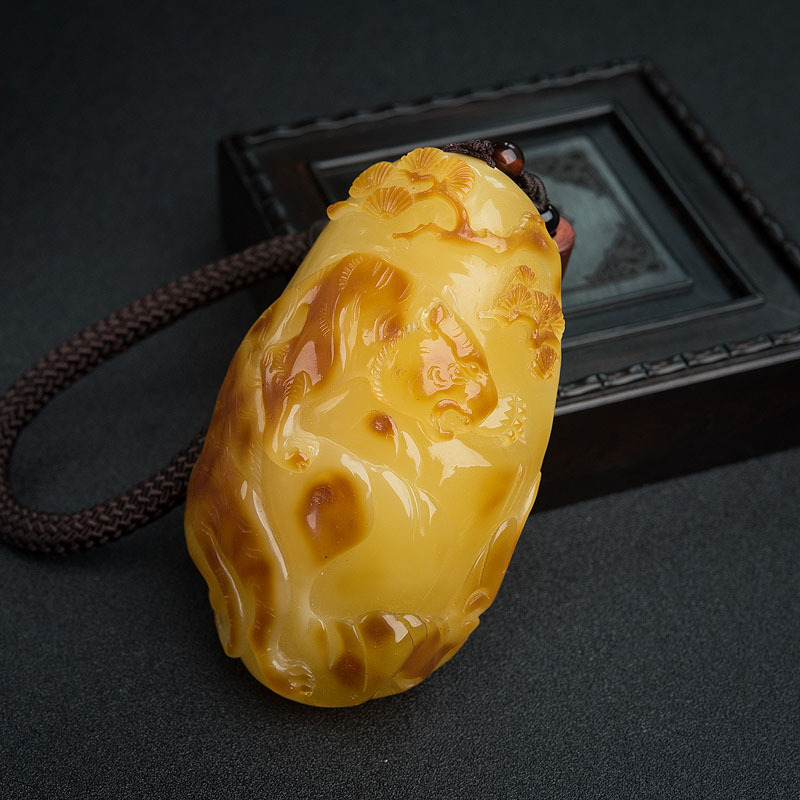 天然褐黄蜜蜡老虎手把件-红掌柜