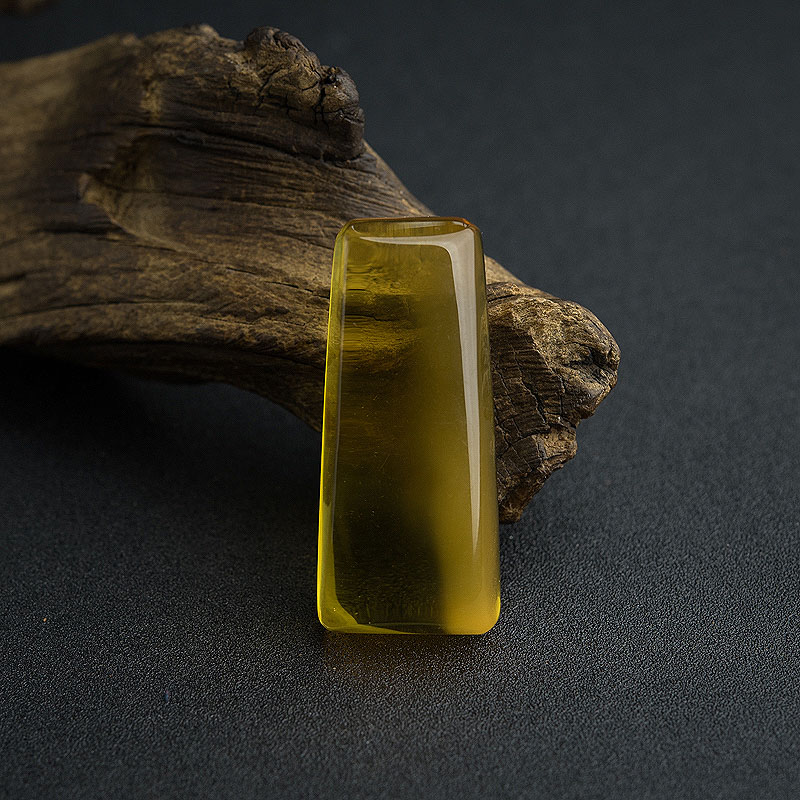 鸡油黄金绞蜜无事牌吊坠-红掌柜