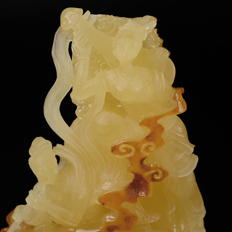 带皮俏色蜜蜡摆件-红掌柜