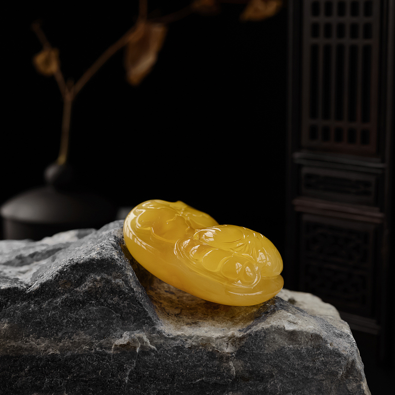 鸡油黄蜜蜡吊坠 - 红掌柜