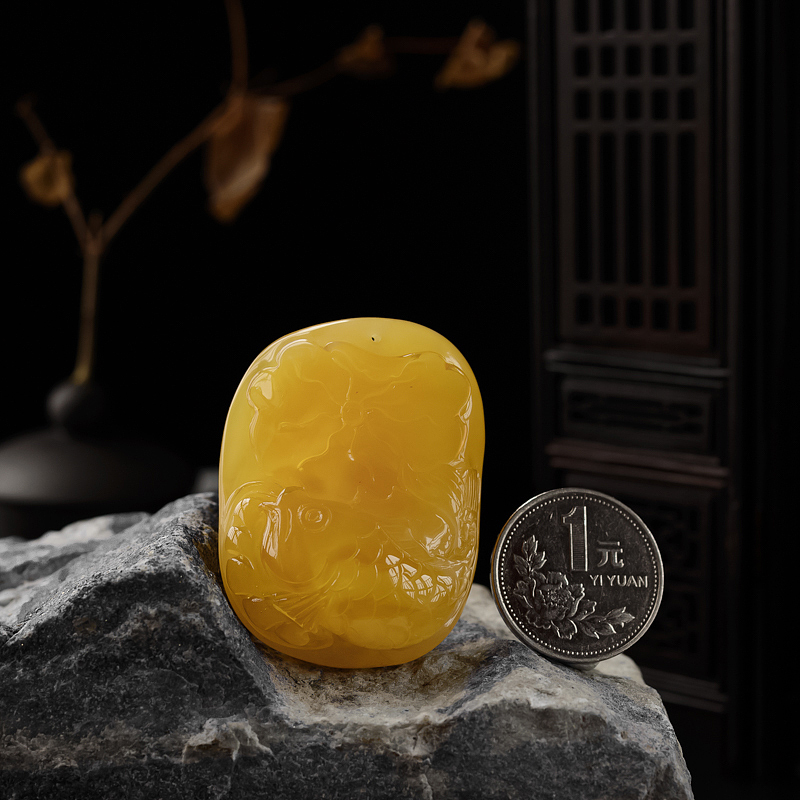 天然蜜蜡连年有余吊坠 - 红掌柜