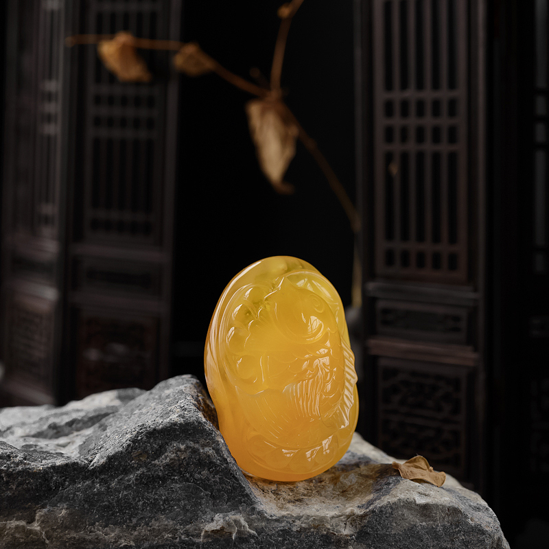 天然鸡油黄年年有余蜜蜡吊坠 - 红掌柜