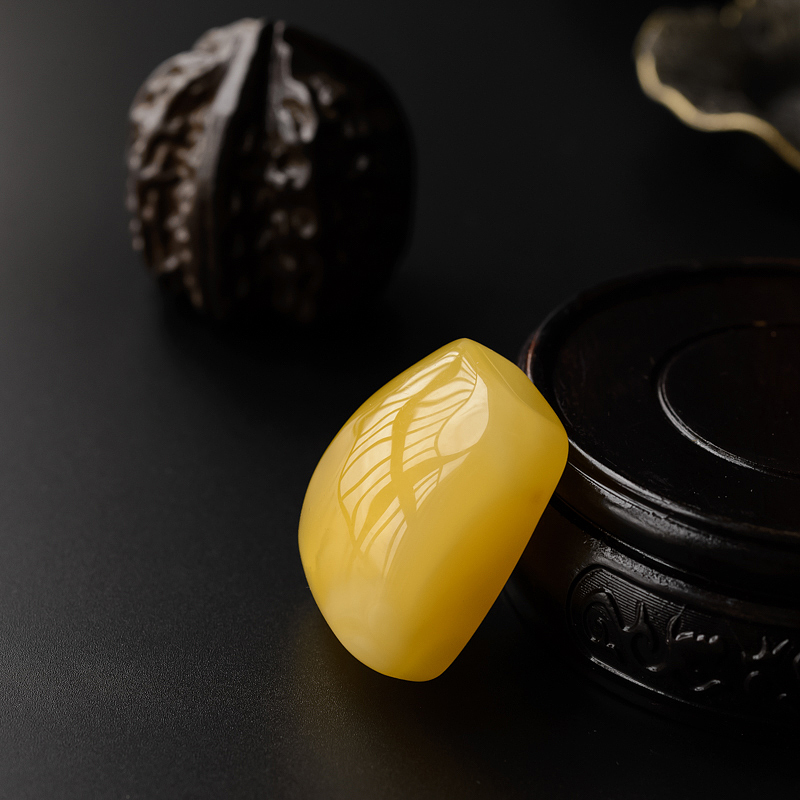 天然满蜜鸡油黄蜜蜡无事牌吊坠 - 红掌柜