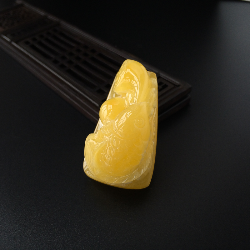 天然鸡油黄蜜蜡鱼吊坠-红掌柜