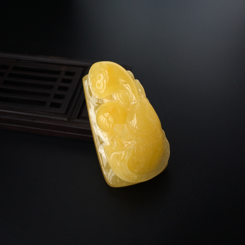 波罗的海鸡油黄蜜蜡鱼吊坠-红掌柜