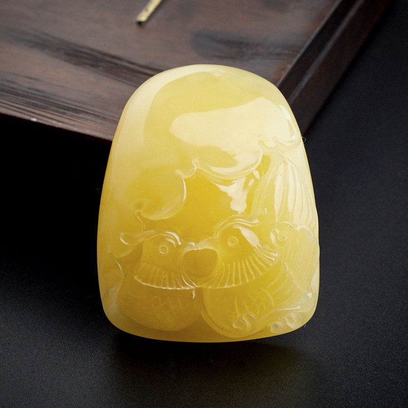 蜜蜡鸳鸯吊坠-红掌柜珠宝