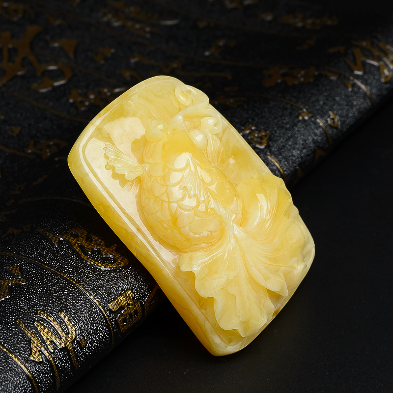 鸡油黄蜜蜡金鱼吊坠-红掌柜珠宝