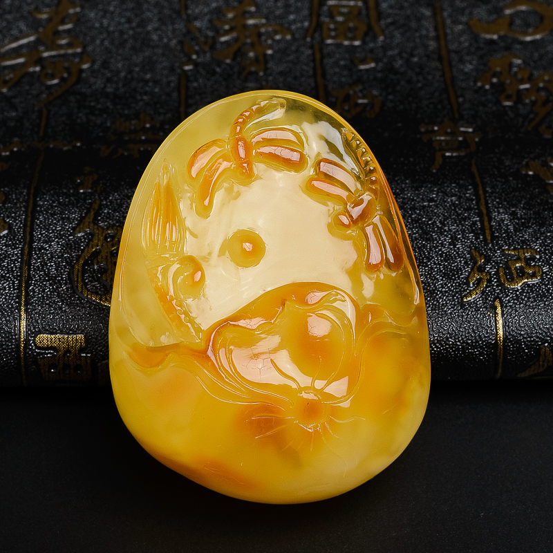 带皮鸡油黄蜜蜡吊坠-红掌柜珠宝