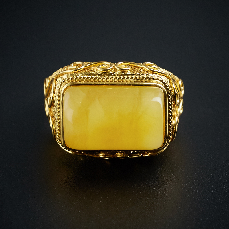 银镶鸡油黄蜜蜡马鞍戒指-红掌柜珠宝