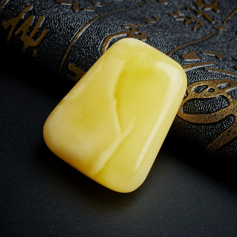 鸡油黄蜜蜡牌形-红掌柜珠宝