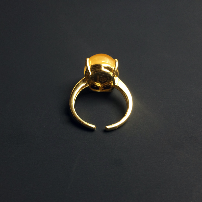 天然鸡油黄蜜蜡戒指 - 红掌柜