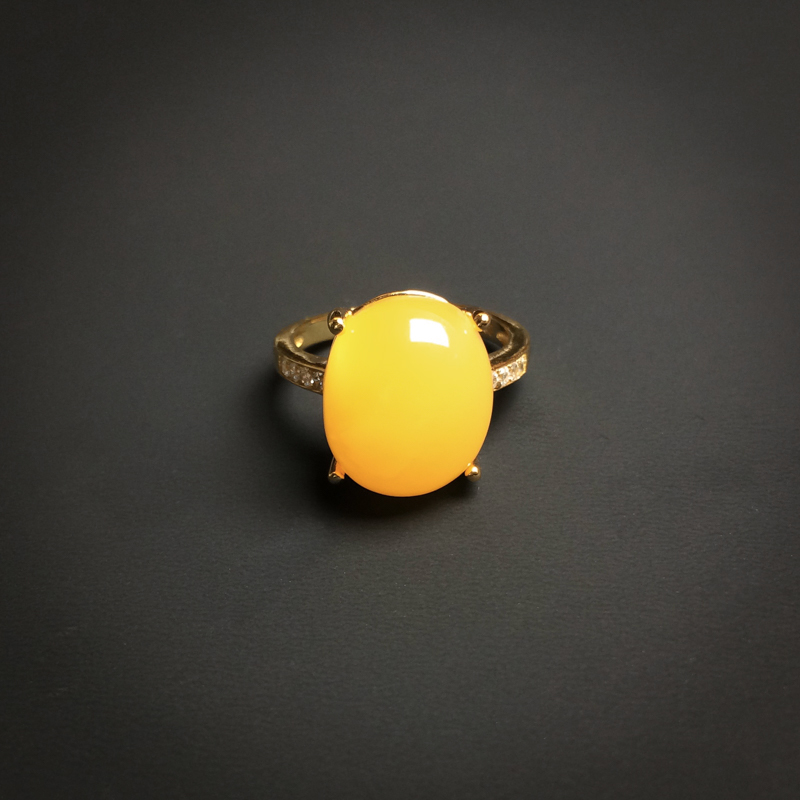 银镶天然鸡油黄蜜蜡戒指 - 红掌柜