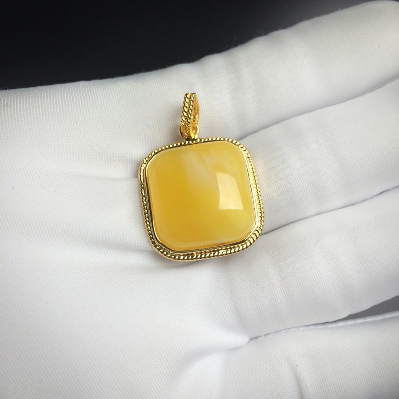 波罗的海满蜜鸡油黄蜜蜡吊坠 - 红掌柜