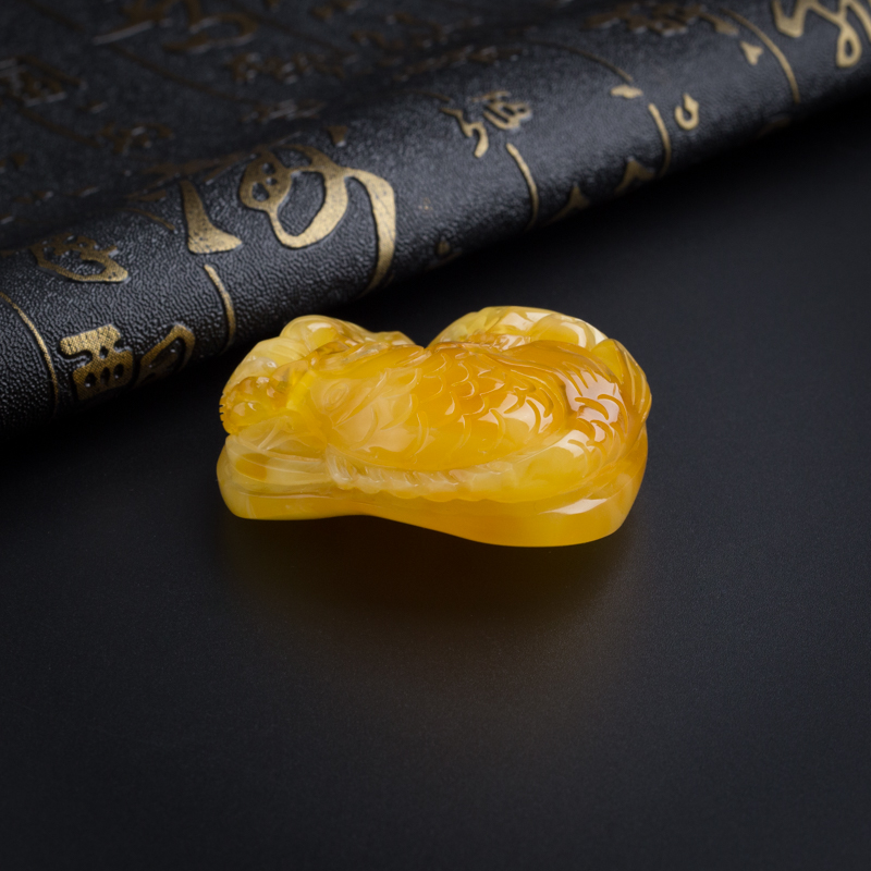 蜜蜡年年有余吊坠-红掌柜