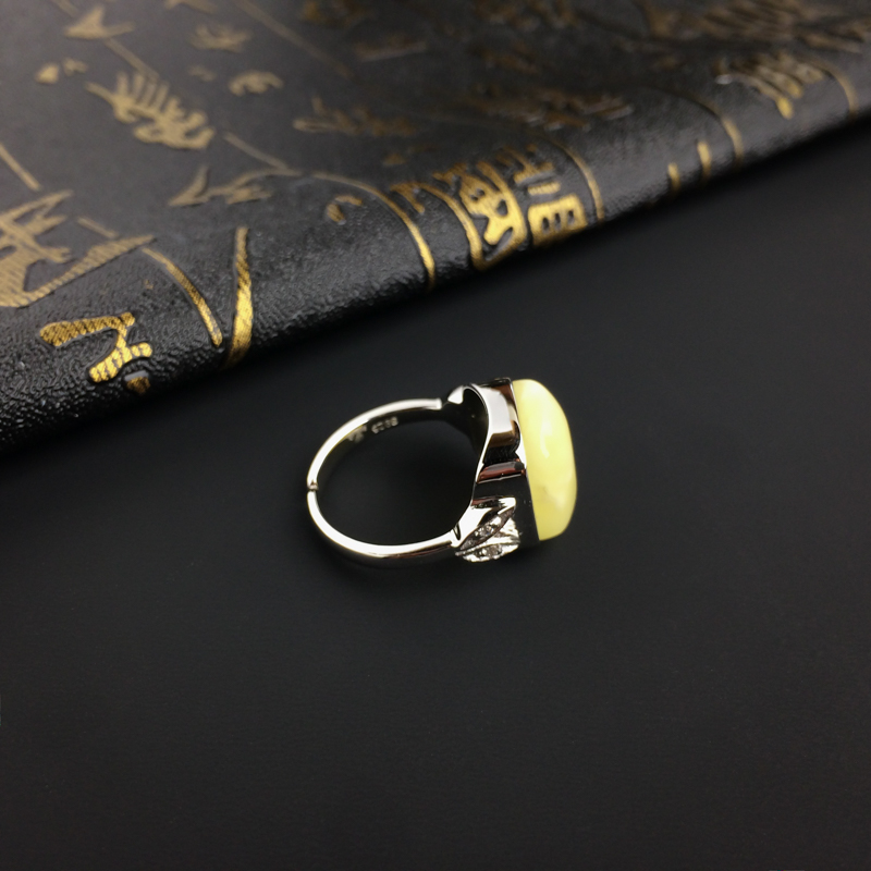 波罗的海白花蜜戒指-红掌柜