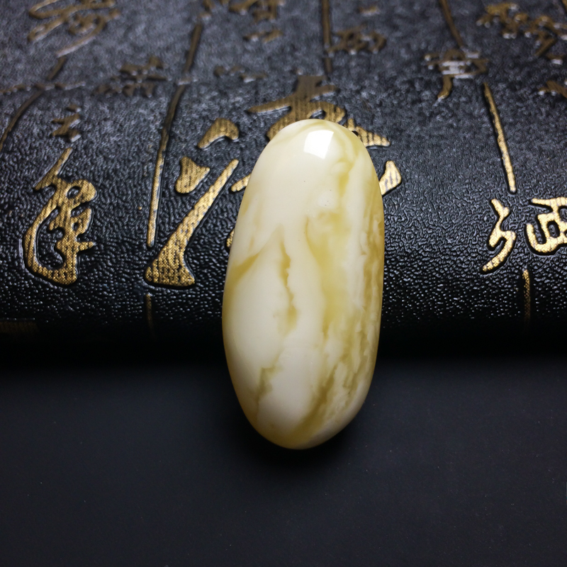 白花蜜随形吊坠-红掌柜