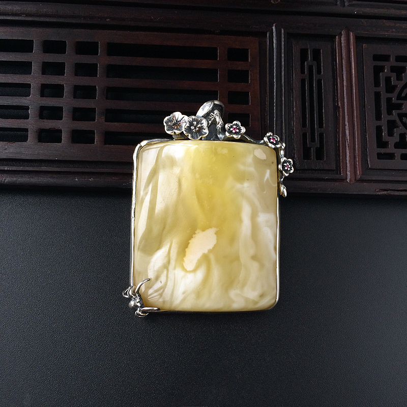 波罗的海天然银镶白花蜜无事牌吊坠 - 红掌柜