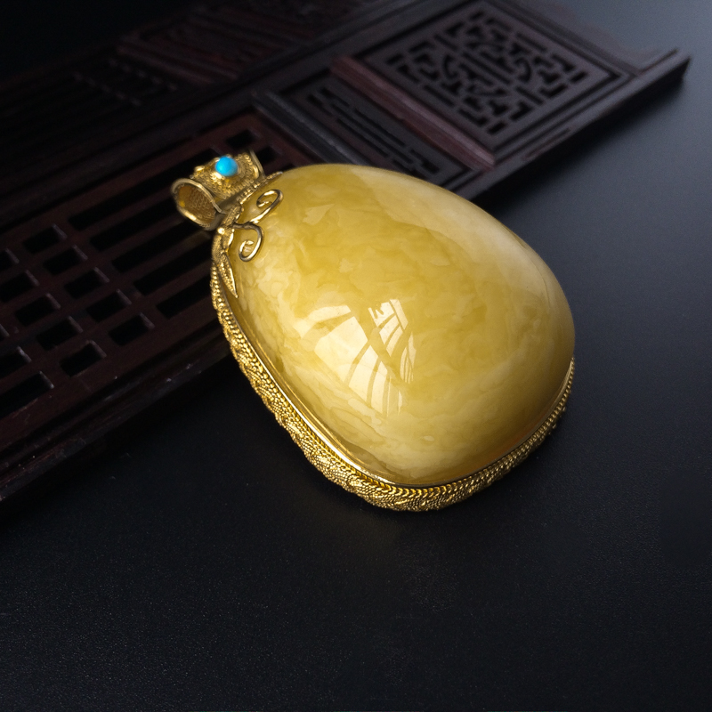 天然银镀金镶鸡油黄蛋面蜜蜡吊坠 - 红掌柜