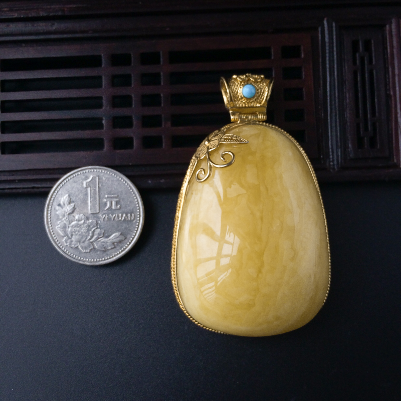 鸡油黄蜜蜡吊坠 - 红掌柜