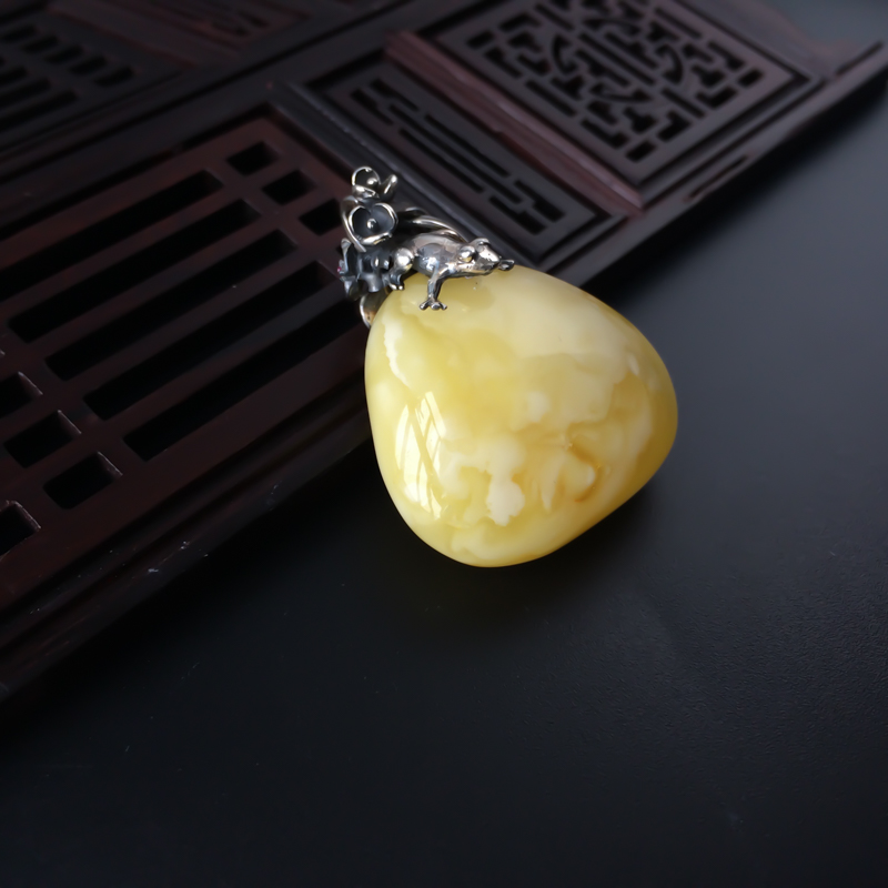 天然银镶白花蜜随形吊坠 - 红掌柜